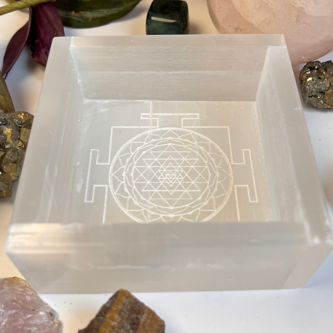Selenite Charging Plates – Cleanse, Recharge, and Amplify Your Crystal Energy